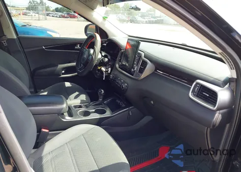 2017 Kia Sorento 2.4L L z USA, uszkodzony, nr VIN 5XYPG4A32HG221261